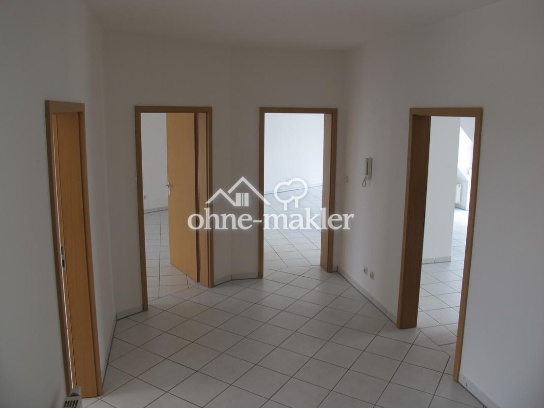 breiter zentraler Flur