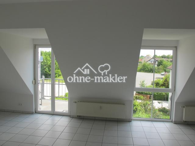 Wohnraum m Balkon links