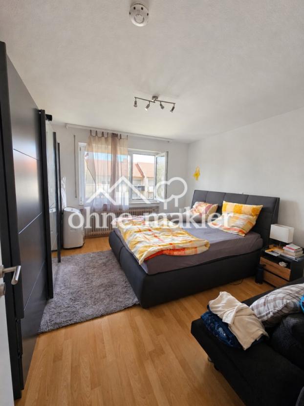 Geräumiges Schlafzimmer