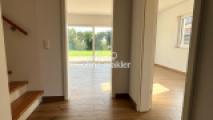 Flur mit Blick ins Wohnzimmer
