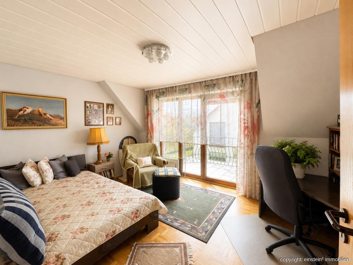 Schlafzimmer 1