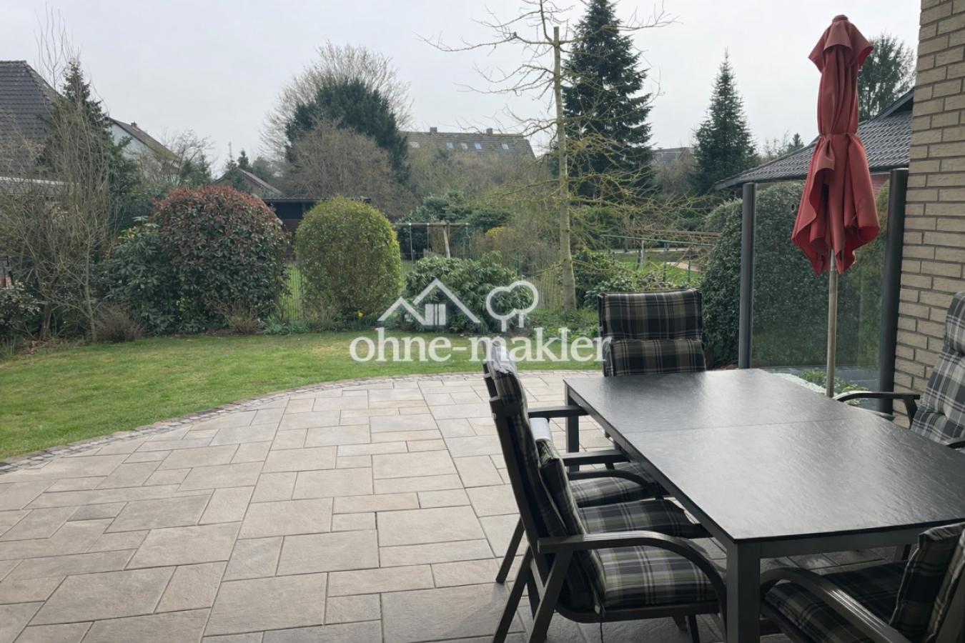 Überdachte grosse Terrasse