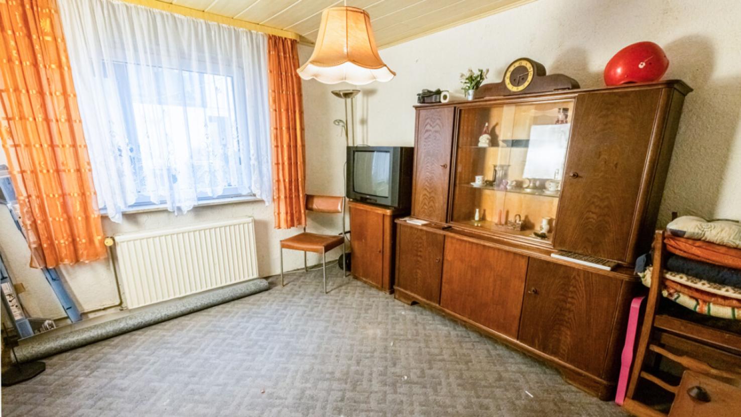 Wohn- und Schlafzimmer Einliegerwohnung