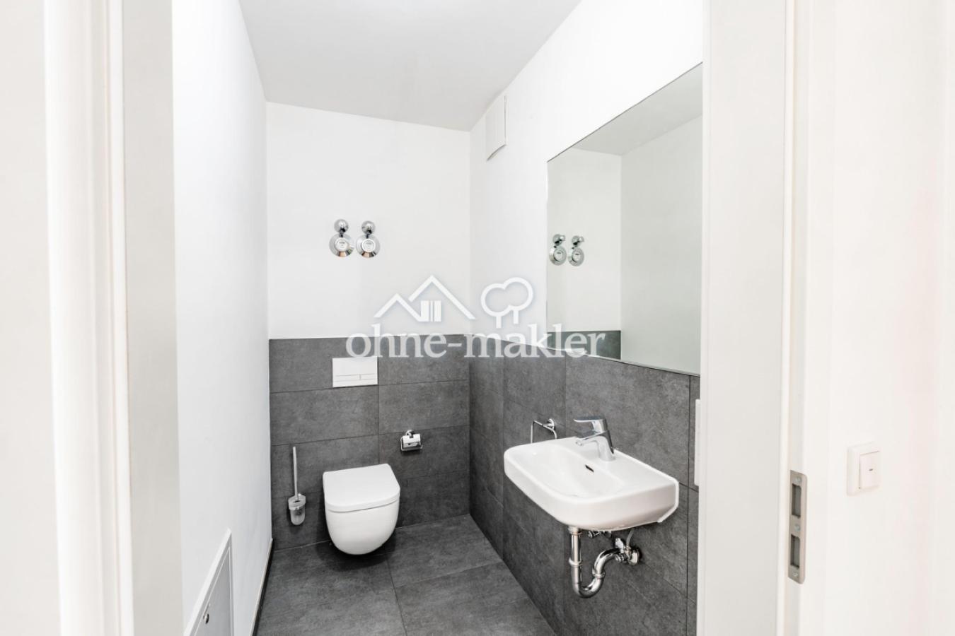 Modernes Gäste-WC 1. OG