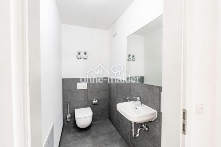 Modernes Gäste-WC 1. OG