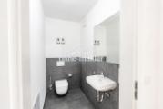 Modernes Gäste-WC 1. OG
