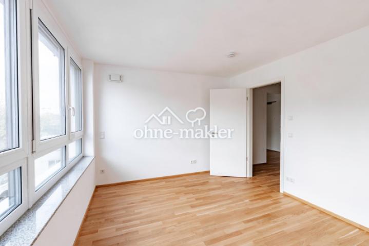 Geräumiges Schlafzimmer 1. OG