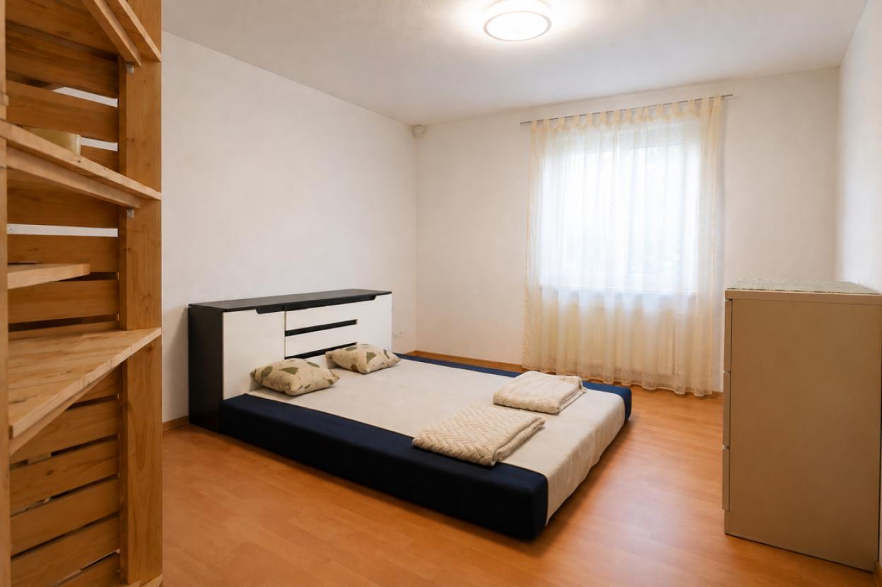 Schlafzimmer mit KI aufgeräumt