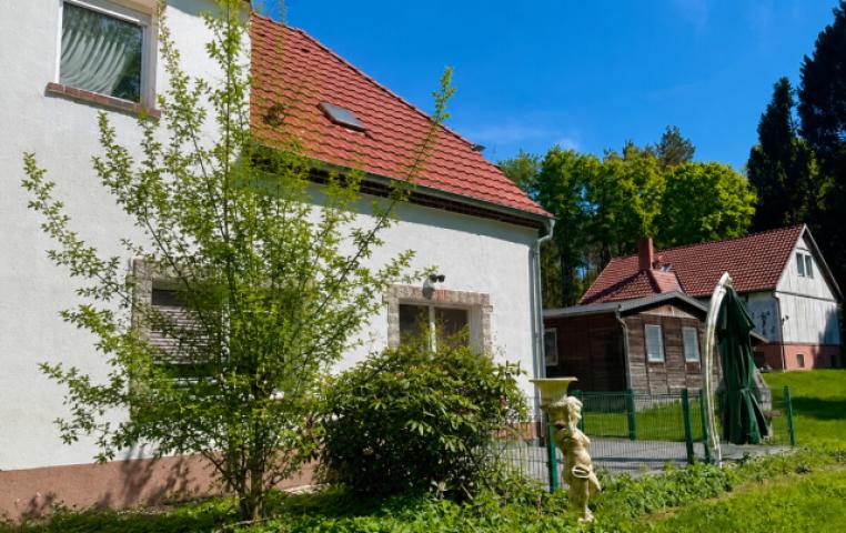 mit eingezäunter Terrasse