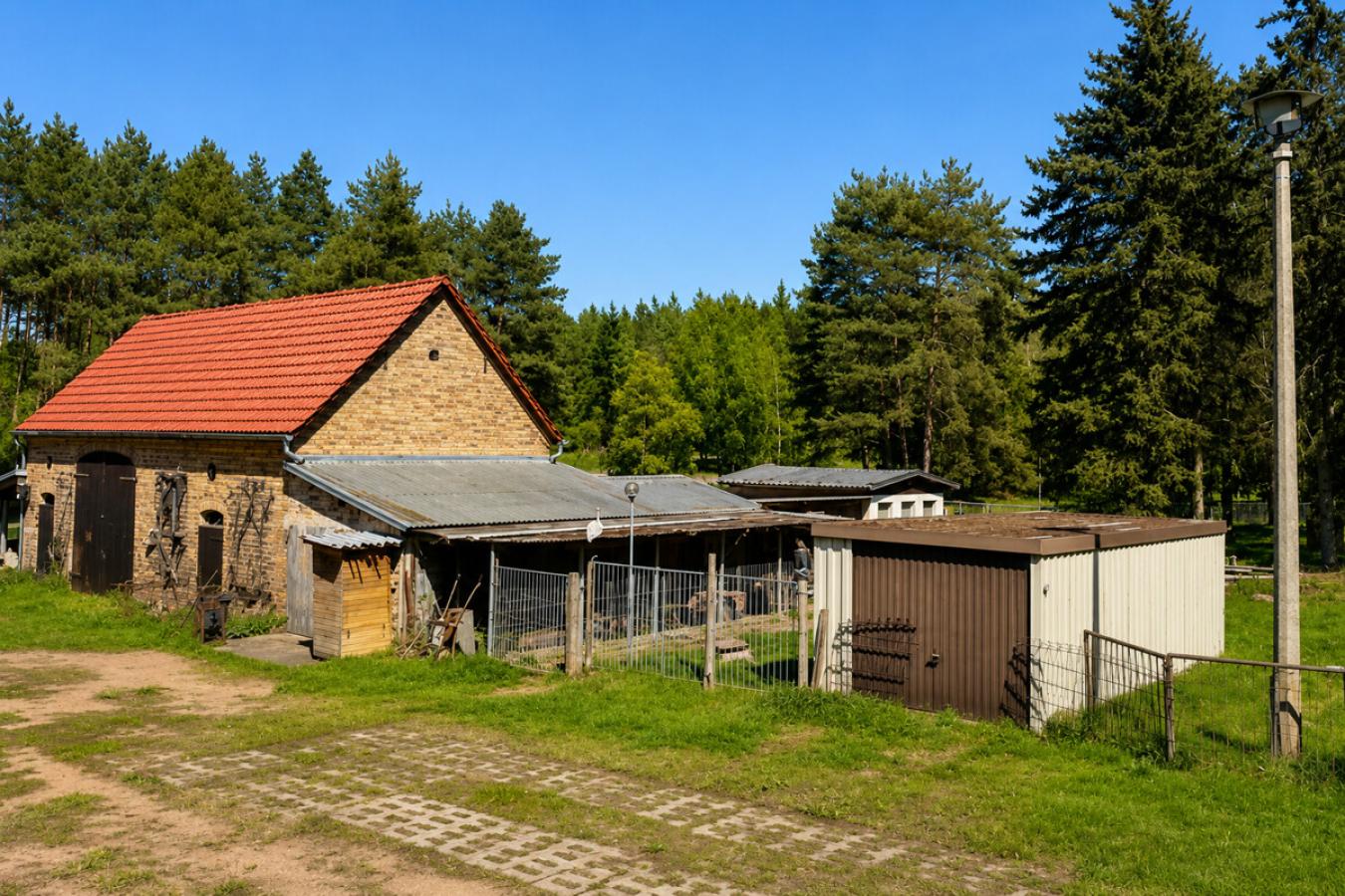 mit viel Nebengelass
