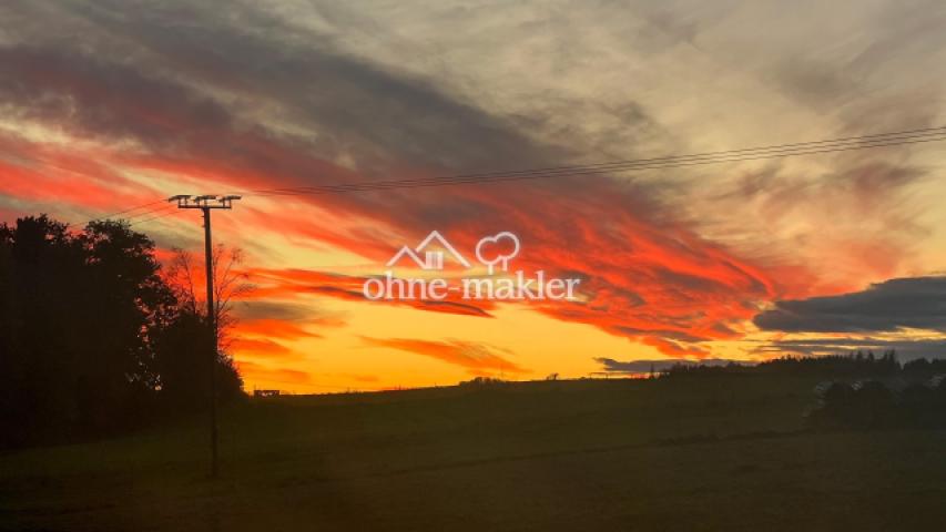 32 Abendstimmung am Ortsrand
