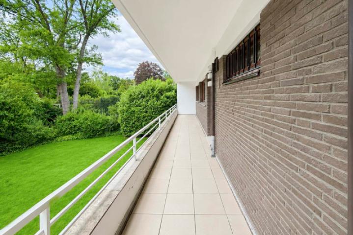 Weitläufige Balkone in ruhiger Grünlage
