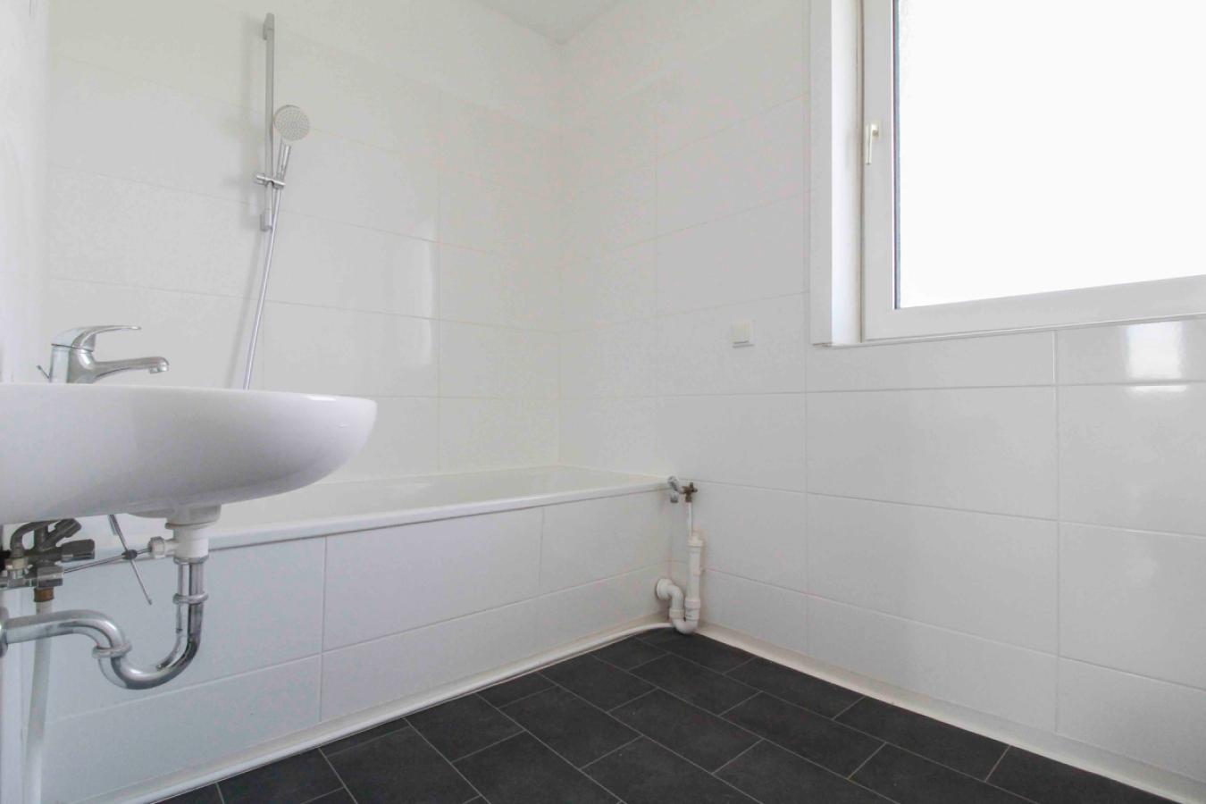 Badezimmer 5.OG links