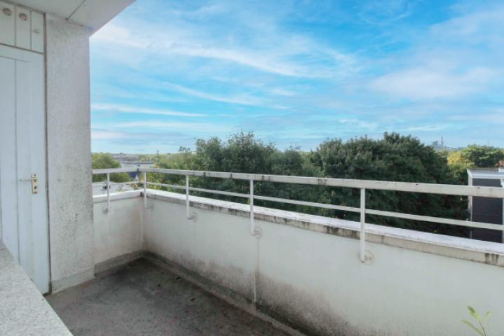 Balkon 5.OG links