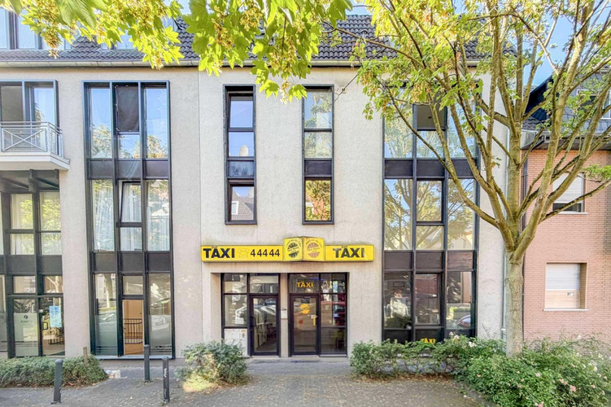 Straßenansicht