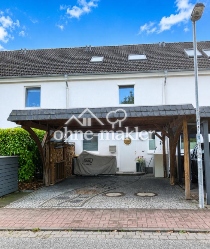 Frontansicht mit Doppelcarport