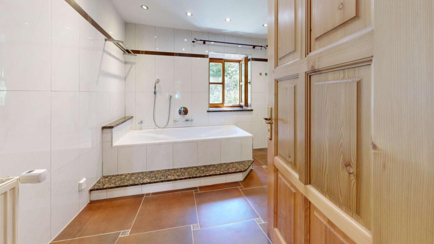 Badezimmer EG