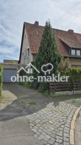 Garage mit Stellplatz