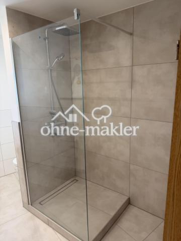 Großzügige Dusche