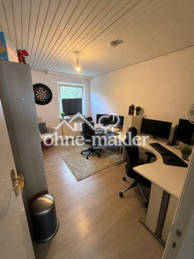 Arbeits- bzw. Kinderzimmer