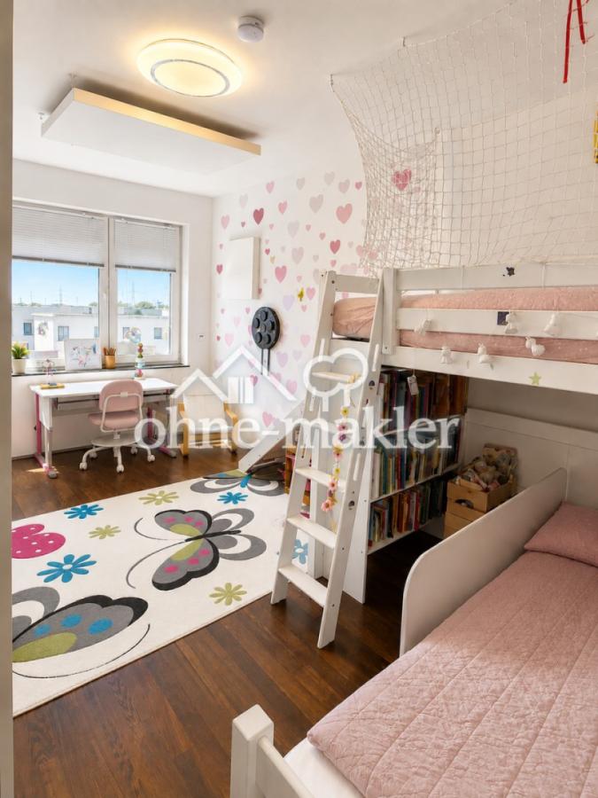 Arbeits-/Schlafzimmer 3