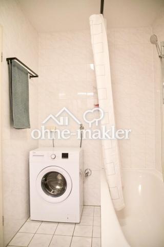 Waschmaschine und Badewanne