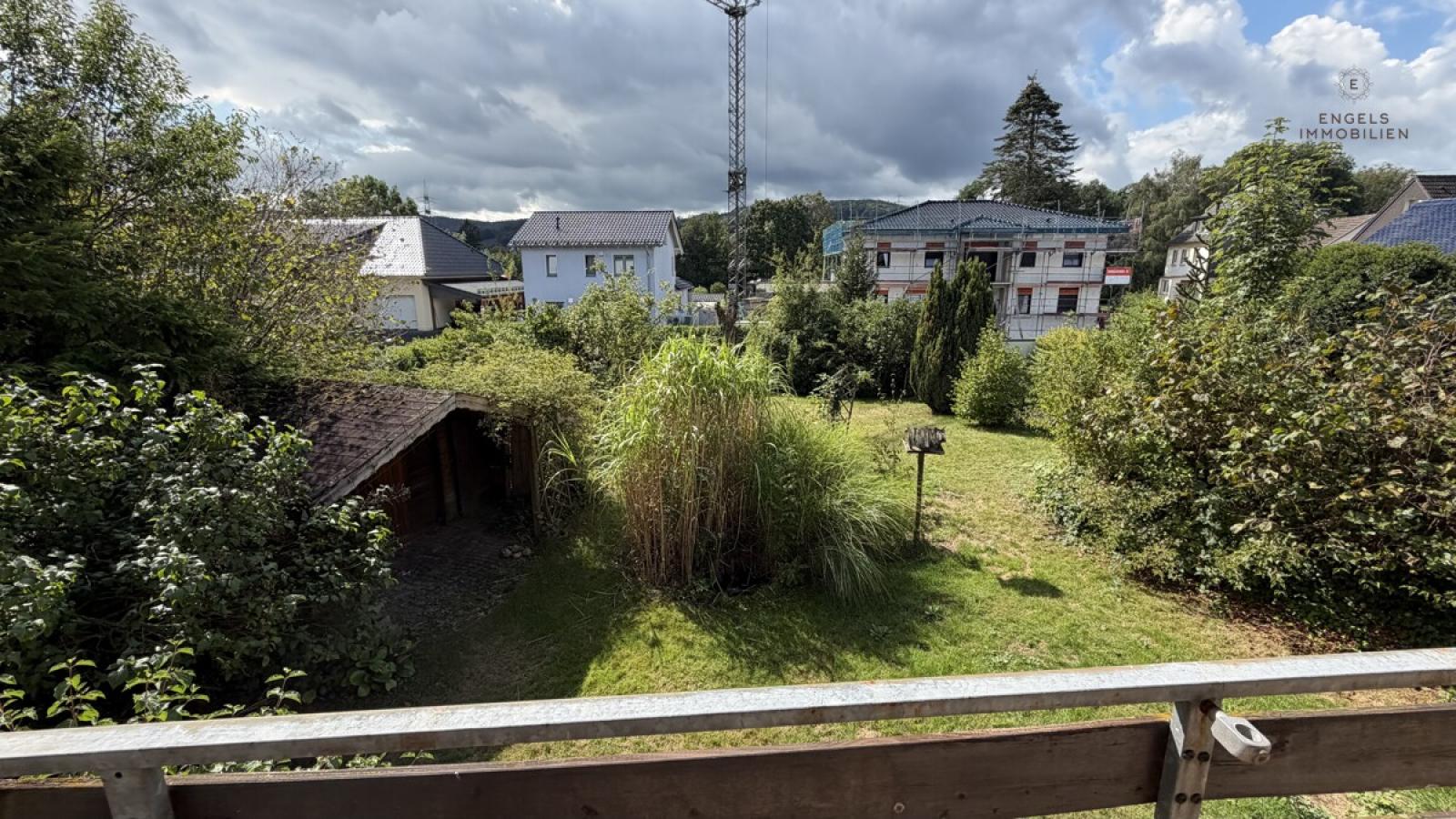 Blick in den Garten (und Teile des Pachtgartens)
