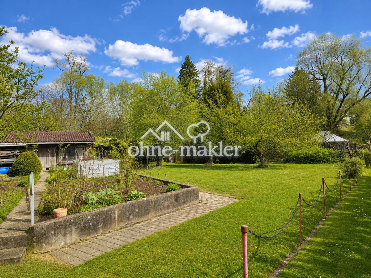 Garten mit Gemüsegarten