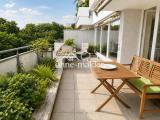 Dachterrasse mit Grünblick