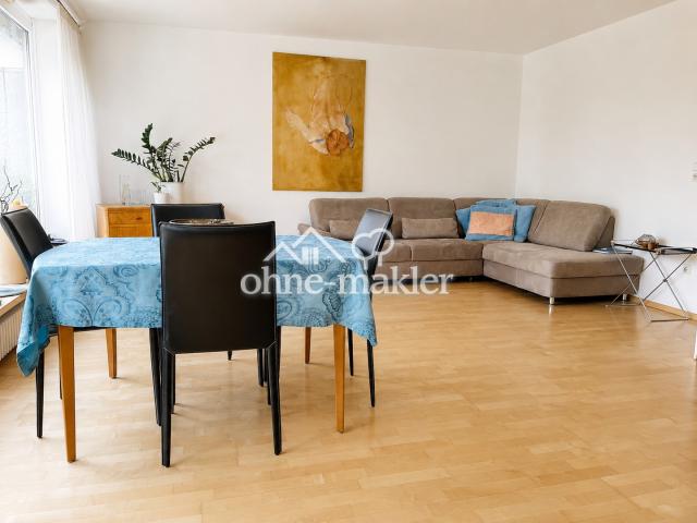 Wohnzimmer mit Esstisch