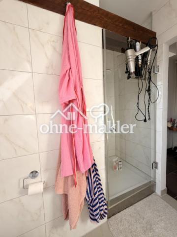 Tageslichtbad mit Dusche 