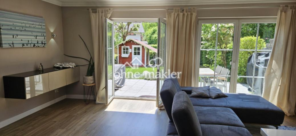 Wohnzimmer mit Terasse
