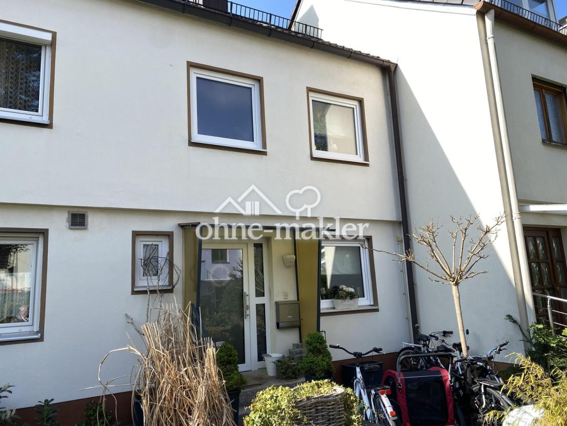 Vorderansicht / Eingang