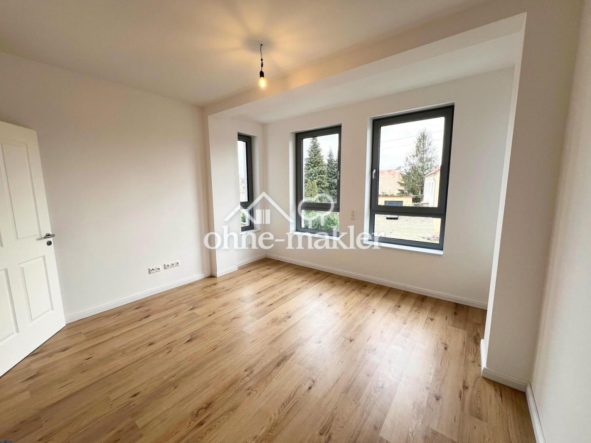 geräumiges Schlafzimmer