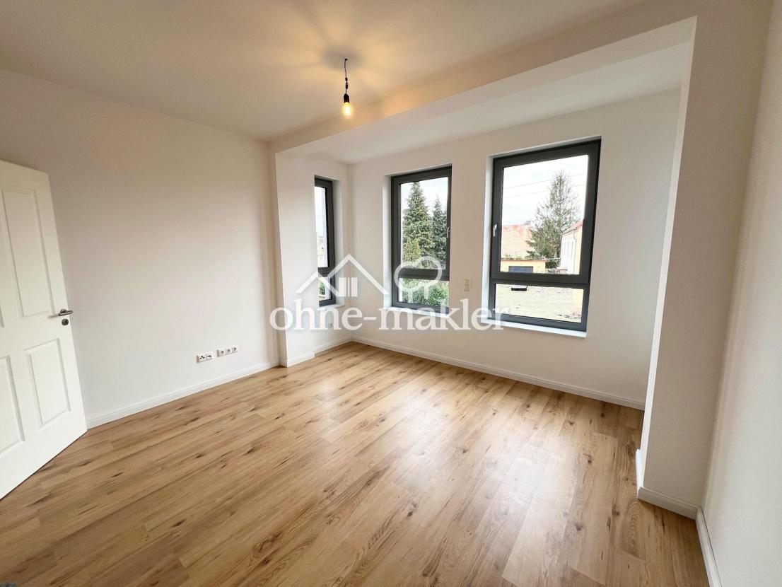 geräumiges Schlafzimmer