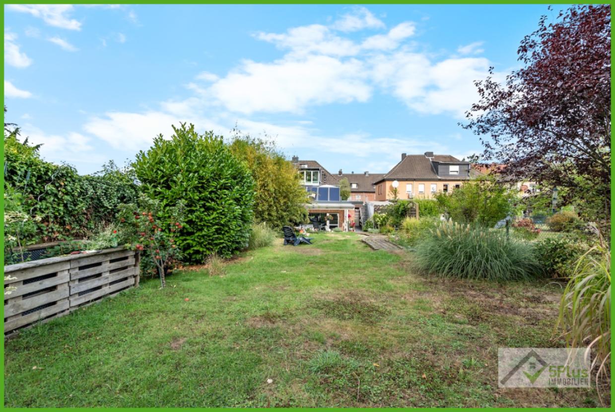 5Plus Immobilien Zweifamilienhaus zum Kauf Eschweiler / Hücheln Garten