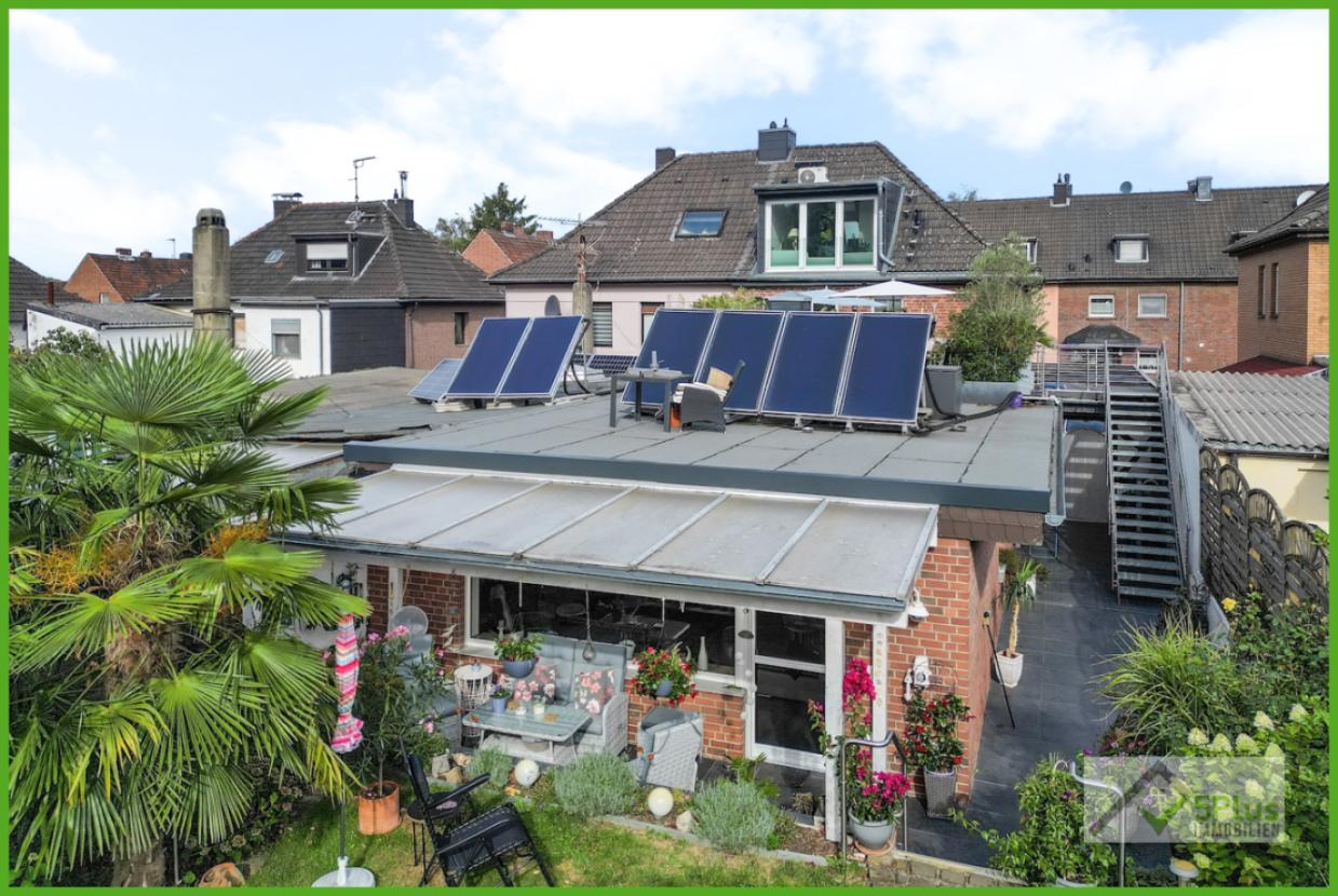 5Plus Immobilien Zweifamilienhaus zum Kauf Eschweiler / Hücheln Drohnenbild