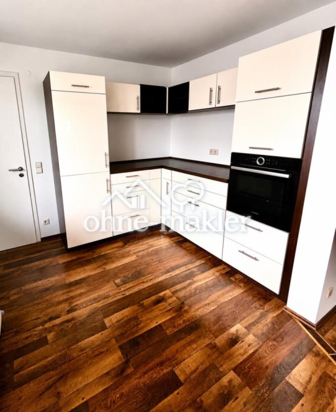 Küche mit Backofen/Kühlschrank