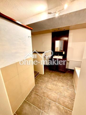Bad Keller rechts Badewanne