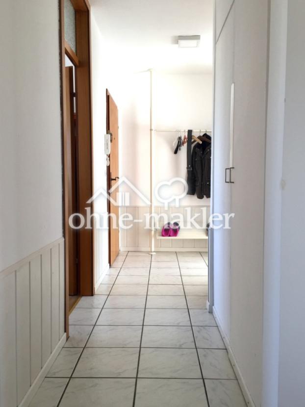 Flur - mit Garderobe & Schrank