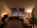 Wohnzimmer mit Dachfenstern
