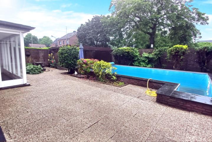 Atriumgarten mit Pool