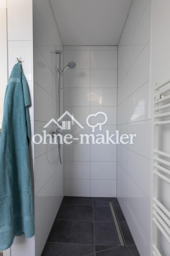 Dusche im Bad 2. OG (Studio)