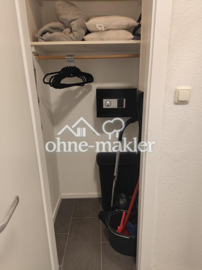 Abstellraum mit Tresor
