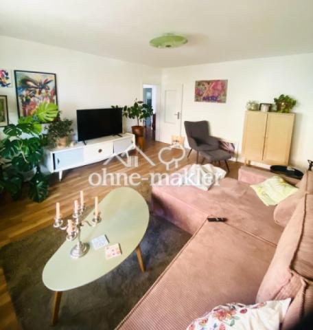 Wohnzimmer Richtung Tür