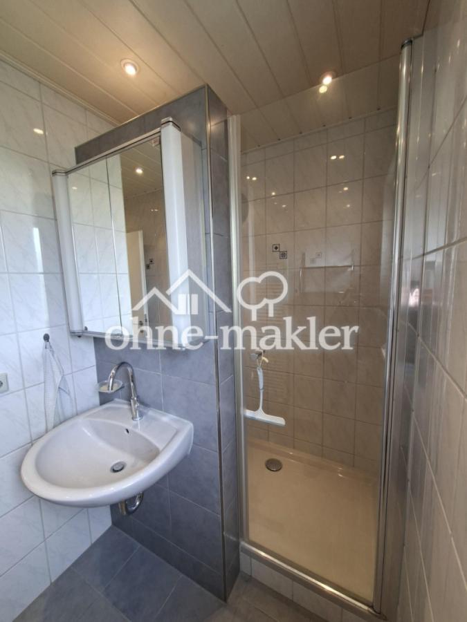 Tageslicht-Bad mit Dusche