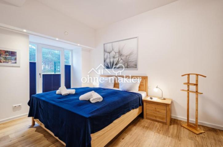 Schlafzimmer mit Doppelbett