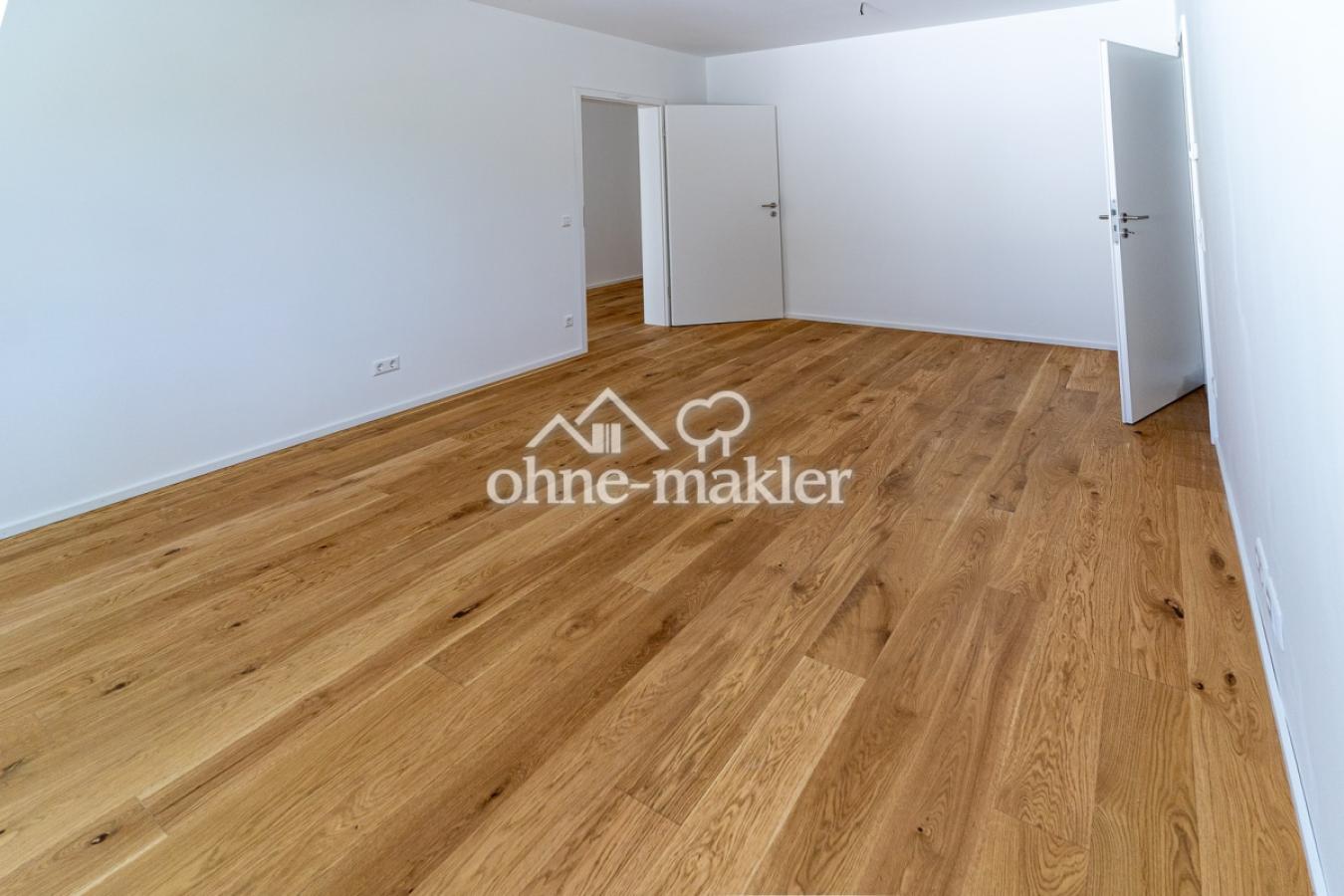 Schlafzimmer mit Zugang Badezi