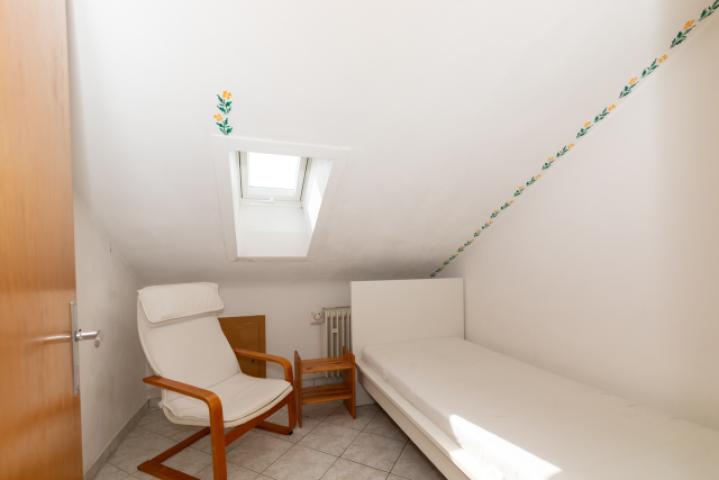 Dachgeschoss kl Zimmer