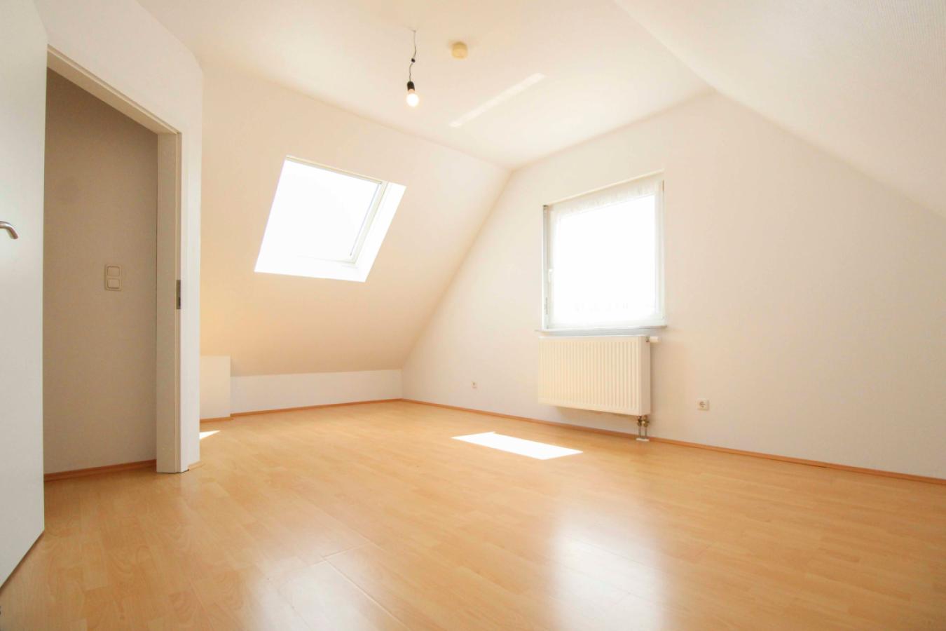 Schlafzimmer DG